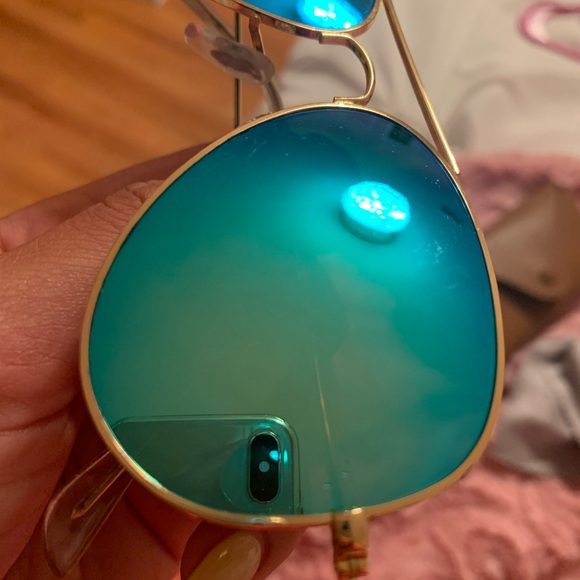 Blue Mirrored Ray Ban Aviator Sunglasses - Picture 4 of 4